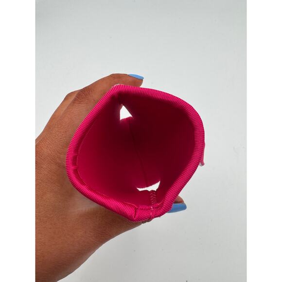 Lilly Pulitzer Drink Hugger Can Cooler Koozie - Picture 2 of 2